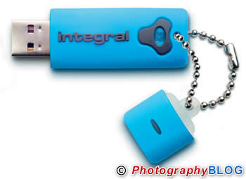 Integral USB 2.0 SPLASH Drives