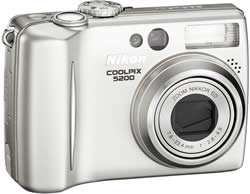 Nikon Coolpix 5200