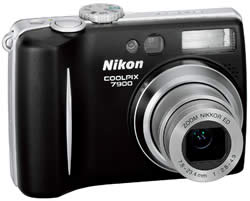 Nikon Coolpix 7900