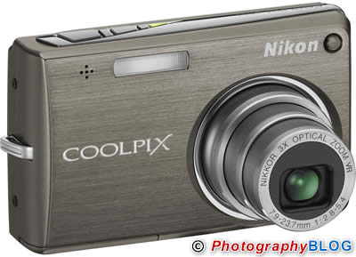 Nikon S700