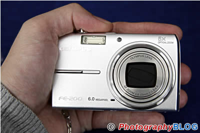Olympus FE-200