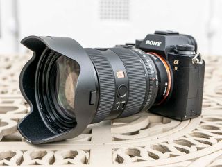 【良品】SONY FE 24-70mm F2.8 GM II プロテクター付き Amazon.com : Sony FE 24-70mm F2.8 GM II Lens Black : Electronics