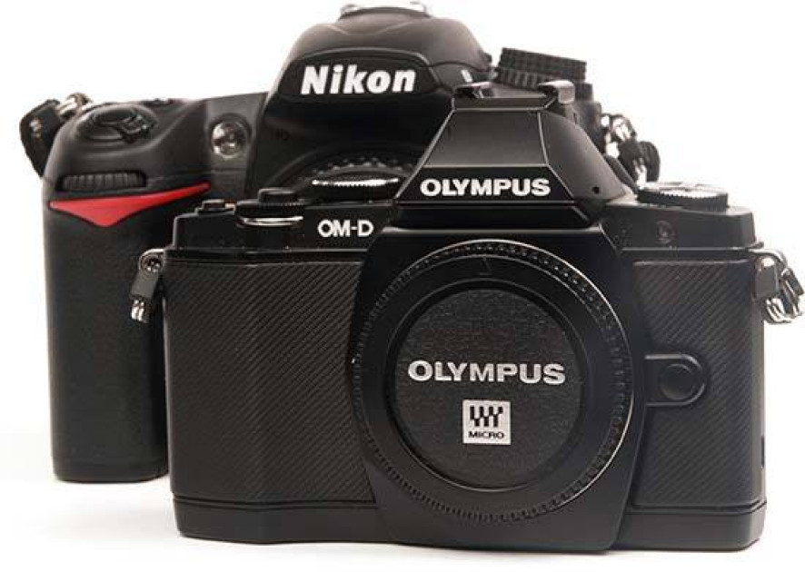 Olympus OM-D & Nikon 1 V1 セット Olympus OM レンズマウントアダプターの Nikon 1 カメラ 三脚座付