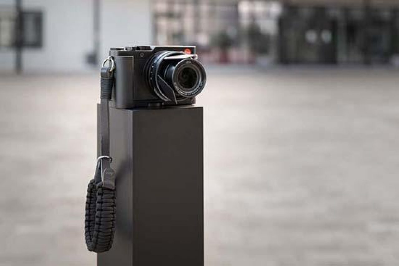 Leica Handgrip for D-LUX 7 Digital Camera