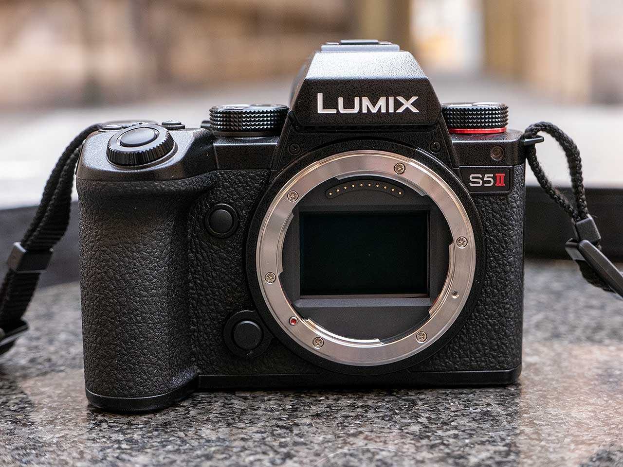 Panasonic Lumix S5 Mirrorless Camera with LUMIX S S50 50mm f/1.8 Lens