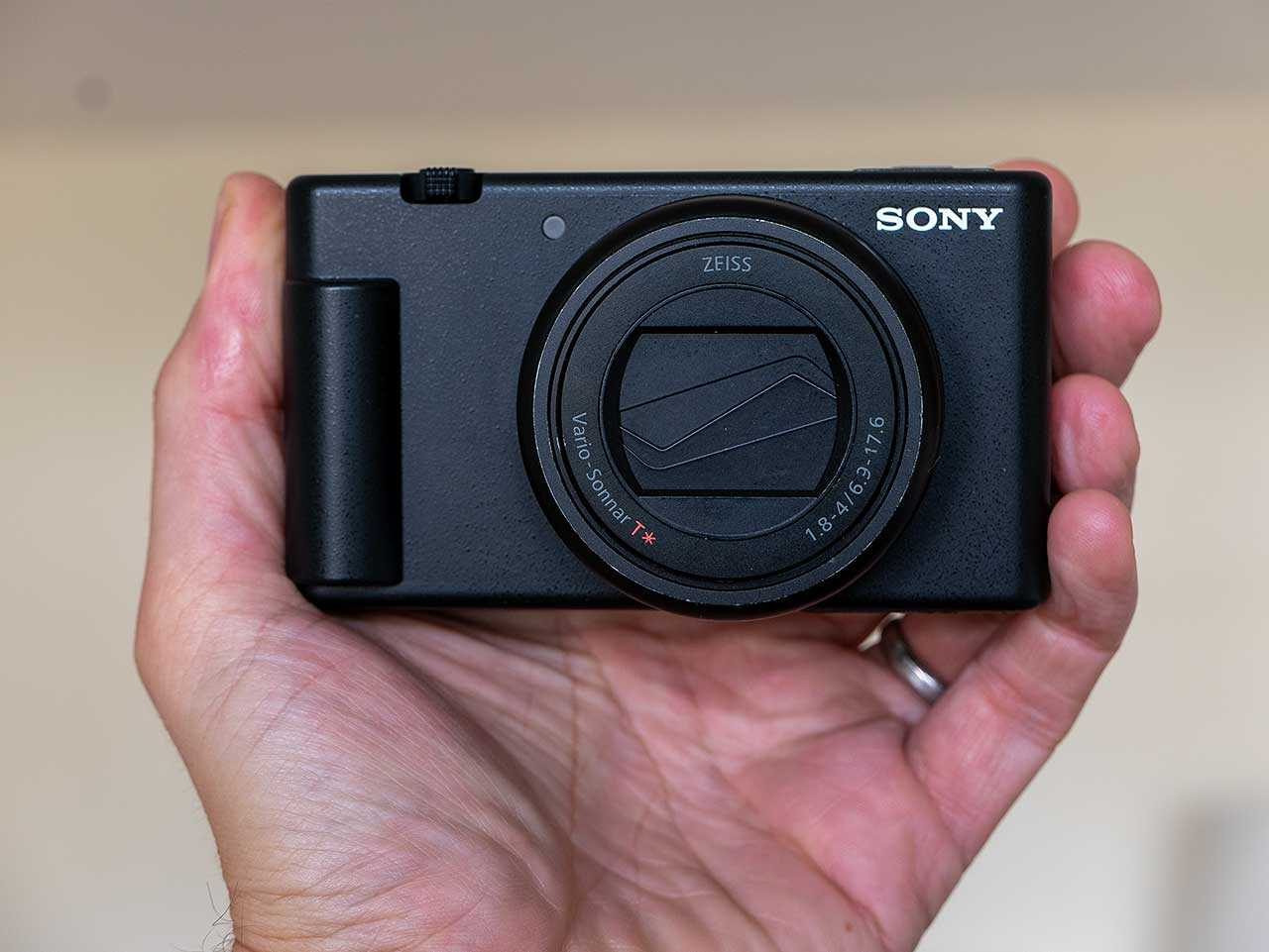 Sony gets inventive with the cameras for latest premium compact handset