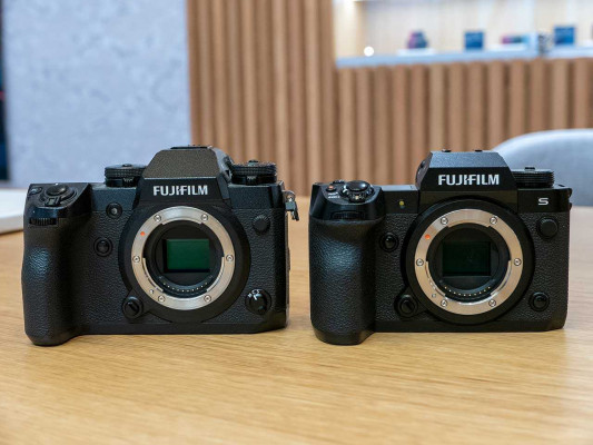 Fujifilm X-H1 vs X-H2s Hands-on Photos